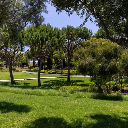 Domes Algarve, Autograph Collection